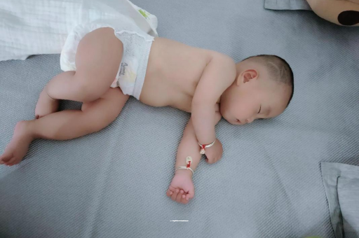 澧县宝宝多久会坐